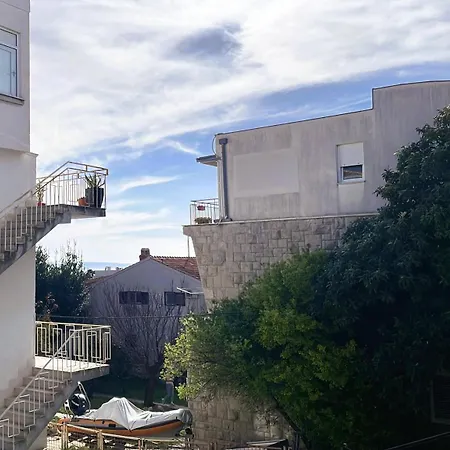 Apartment Firule Apartment-two Bedroom Urban Chic-prime Location-walk To Beach-free Parking