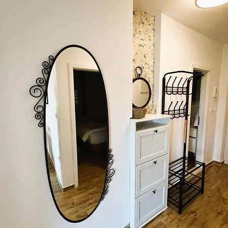 Firule Apartment-two Bedroom Urban Chic-prime Location-walk To Beach-free Parking Split