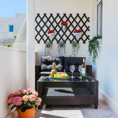 Firule Apartment-two Bedroom Urban Chic-prime Location-walk To Beach-free Parking سبليت