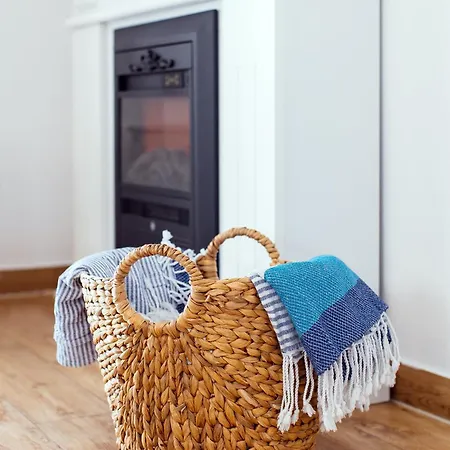 Firule Apartment-two Bedroom Urban Chic-prime Location-walk To Beach-free Parking *