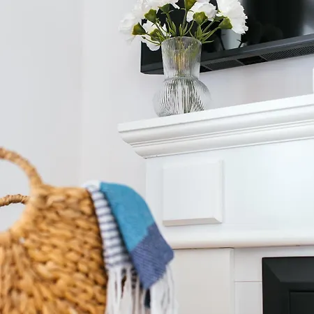 Firule Apartment-two Bedroom Urban Chic-prime Location-walk To Beach-free Parking شقة