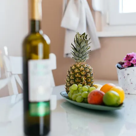 Firule Apartment-two Bedroom Urban Chic-prime Location-walk To Beach-free Parking شقة سبليت