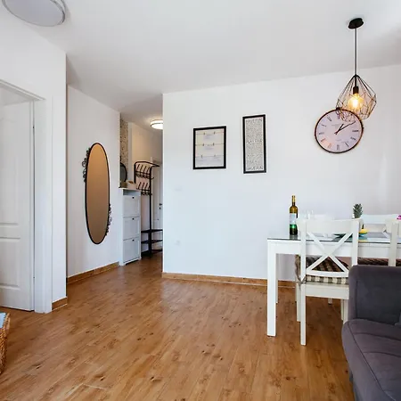 Firule Apartment-two Bedroom Urban Chic-prime Location-walk To Beach-free Parking * سبليت