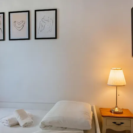 Firule Apartment-two Bedroom Urban Chic-prime Location-walk To Beach-free Parking * سبليت