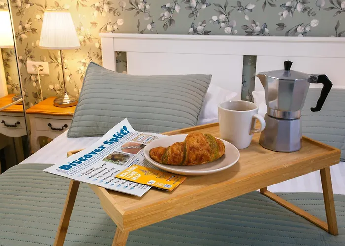 Firule Apartment-two Bedroom Urban Chic-prime Location-walk To Beach-free Parking *