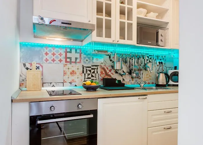 Firule Apartment-two Bedroom Urban Chic-prime Location-walk To Beach-free Parking Lägenhet Split