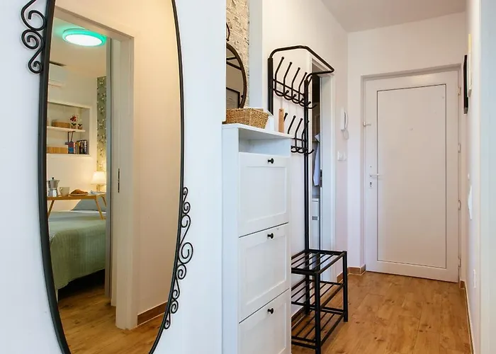 Lägenhet Firule Apartment-two Bedroom Urban Chic-prime Location-walk To Beach-free Parking Split