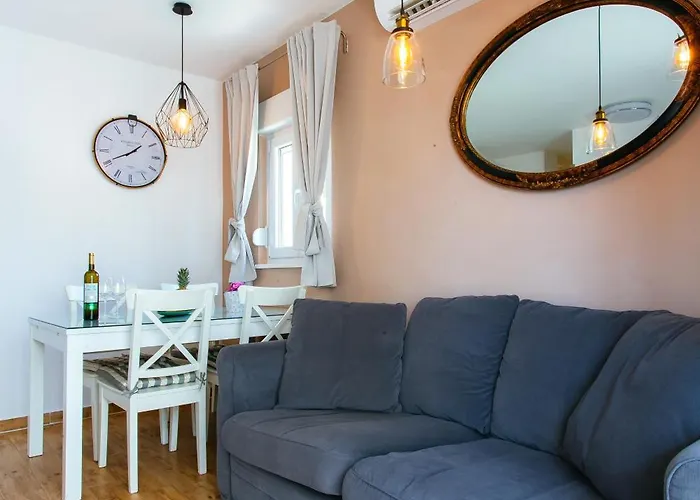 Firule Apartment-two Bedroom Urban Chic-prime Location-walk To Beach-free Parking * Split