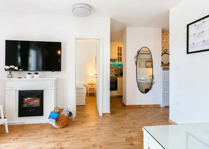 Firule Apartment-two Bedroom Urban Chic-prime Location-walk To Beach-free Parking Split