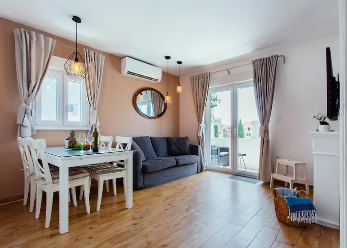 Firule Apartment-two Bedroom Urban Chic-prime Location-walk To Beach-free Parking Lägenhet *