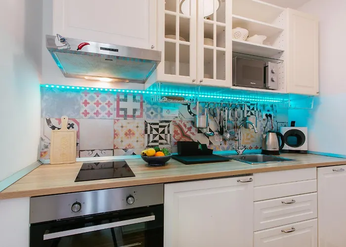 Firule Apartment-two Bedroom Urban Chic-prime Location-walk To Beach-free Parking Split