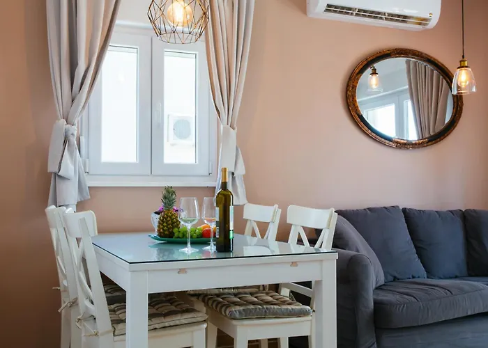 Firule Apartment-two Bedroom Urban Chic-prime Location-walk To Beach-free Parking Split