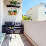 Firule Apartment-two Bedroom Urban Chic-prime Location-walk To Beach-free Parking 公寓 *