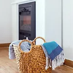 Firule Apartment-two Bedroom Urban Chic-prime Location-walk To Beach-free Parking *