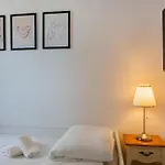 Firule Apartment-two Bedroom Urban Chic-prime Location-walk To Beach-free Parking * 斯普利特